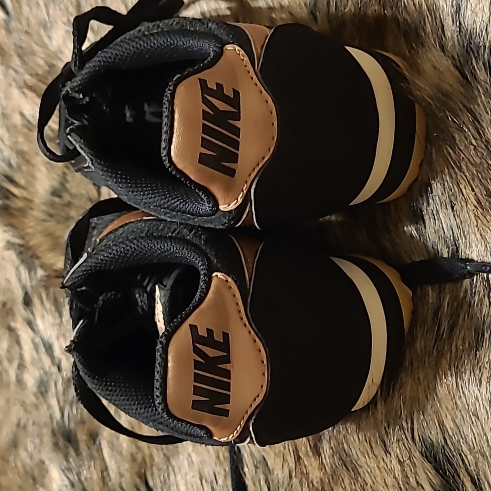 SOLD Nike Cortez Women's Size 6 Rose Pink and Black - Picture 3 of 8